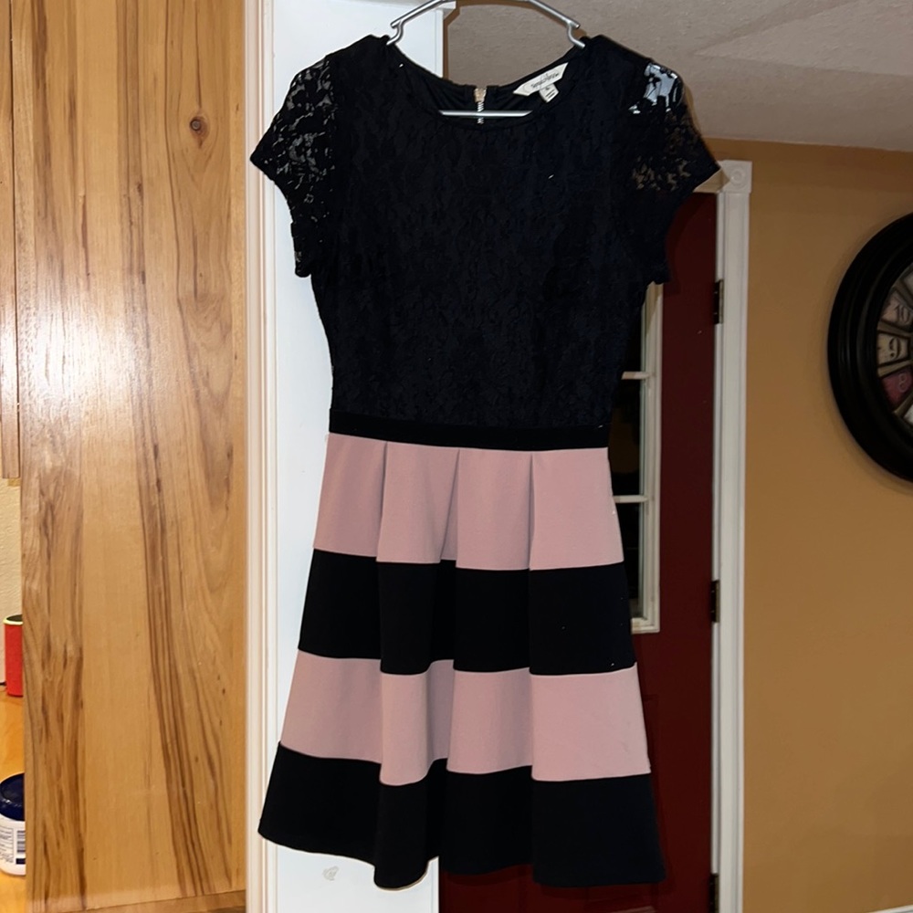 Women’s dress size medium